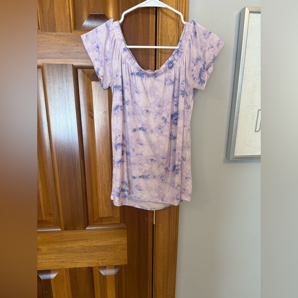 Hollister Off-the-Shoulder Short Sleeve Top